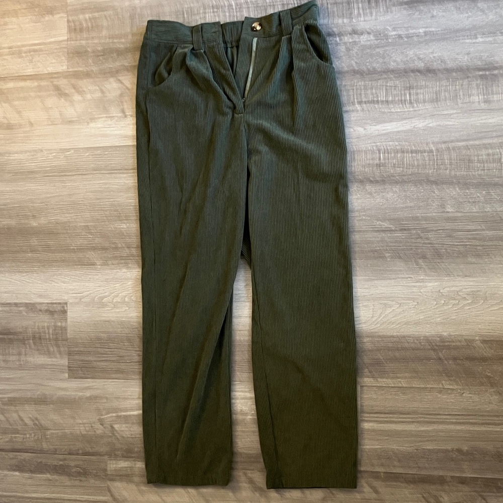Halara mid-rise Green Corduroy Pants